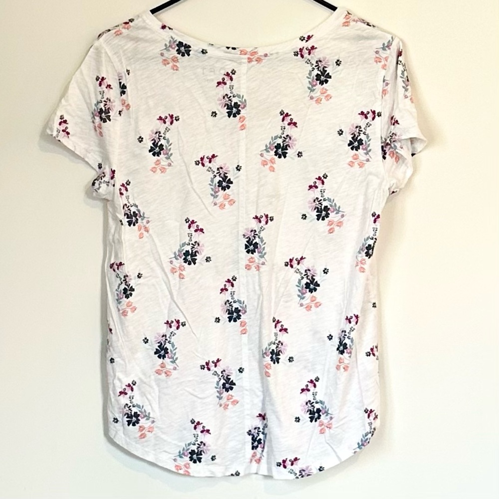 LOFT Vintage Soft White Tee with Pink and Purple Floral Design - Size: Medium - Picture 6 of 7